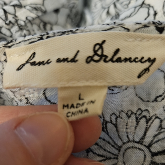 Jane and Delancey Black and White Bell Sleeve Blouse - Picture 5 of 7